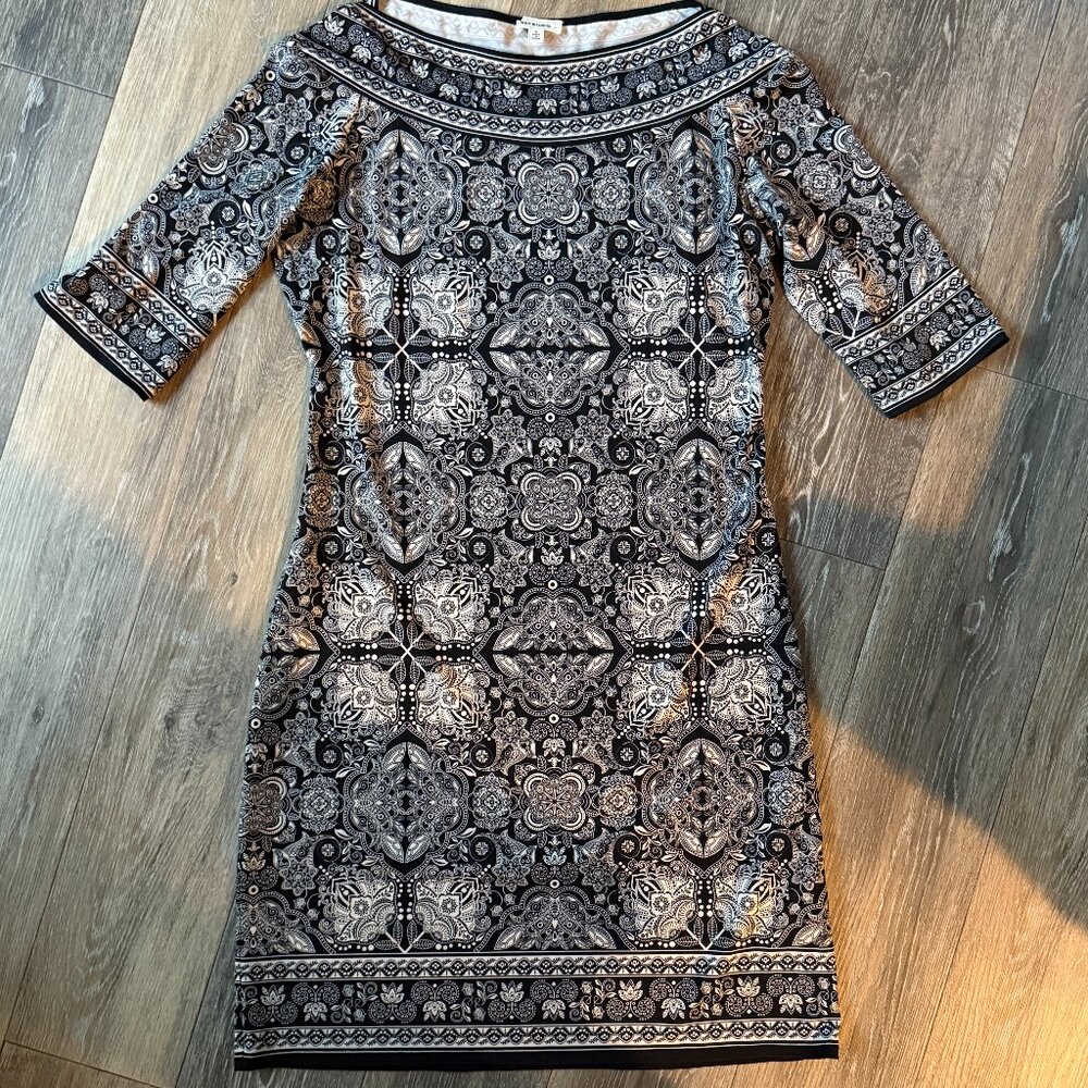 Women's Max Studio Black and Off-White Knit, Knee-Length dress, Size Large
